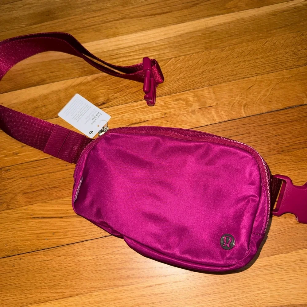 Lululemon Pink Belt Bag - Picture 1 of 3